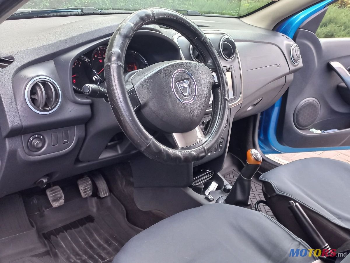 2013' Dacia Sandero Stepway photo #3