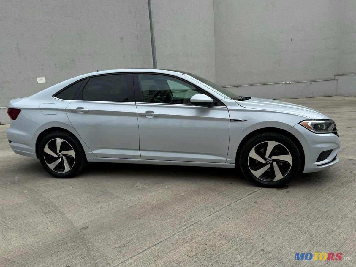 2018' Volkswagen Jetta photo #2