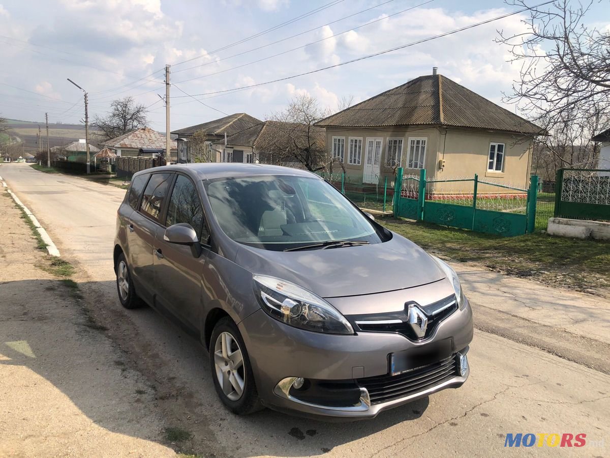 2012' Renault Grand Scenic photo #1