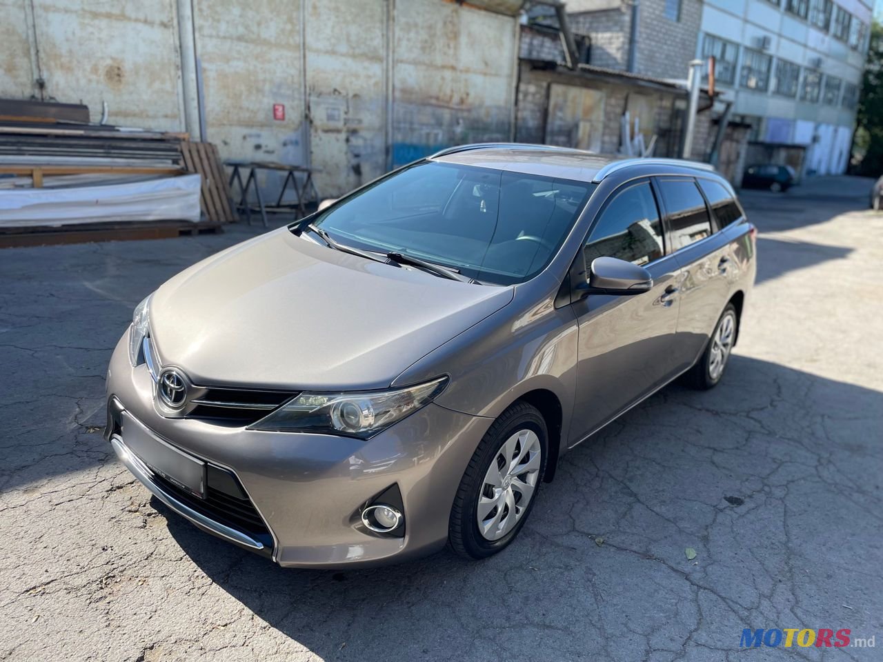 2014' Toyota Auris photo #1