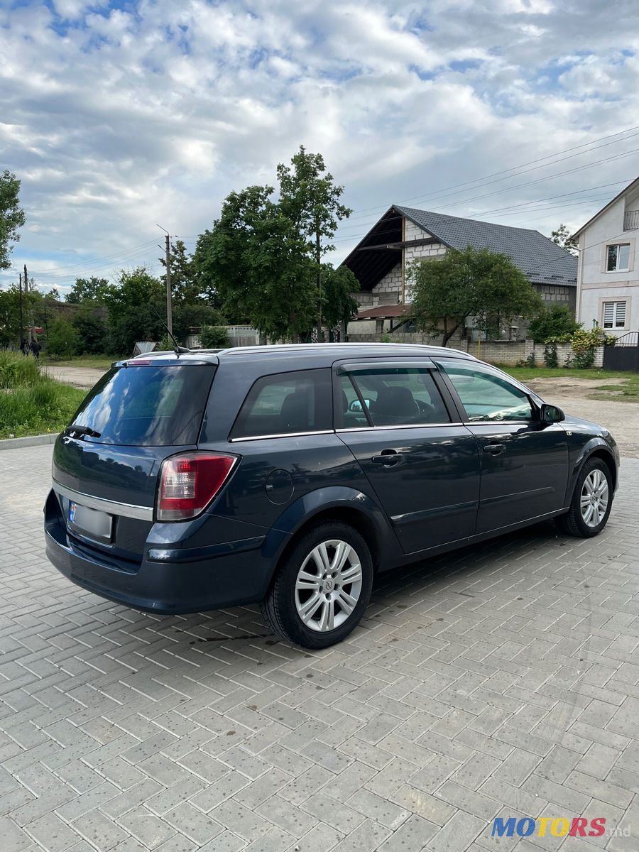 2009' Opel Astra photo #2