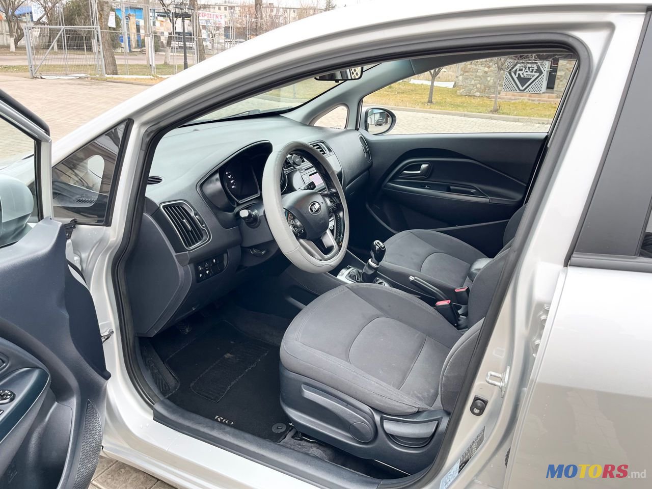 2016' Kia Rio photo #5