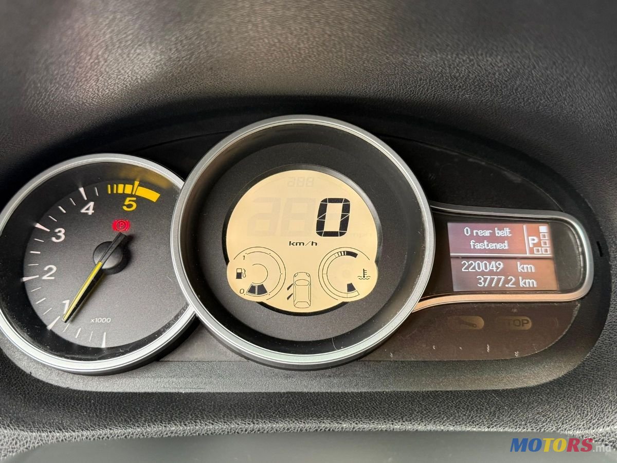 2011' Renault Megane photo #6