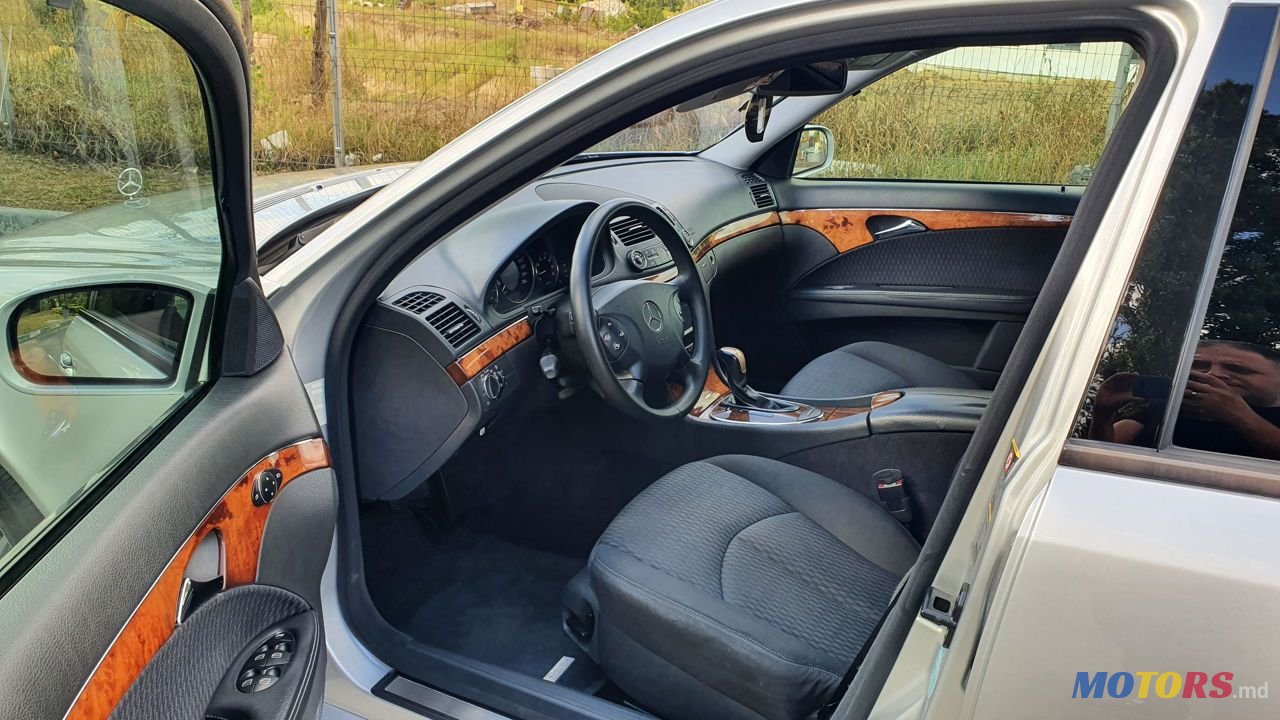 2004' Mercedes-Benz E Класс photo #4