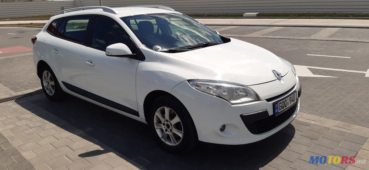 2011' Renault Megane photo #4