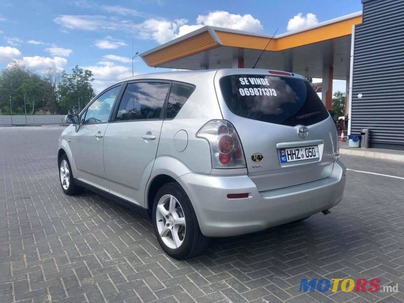 2005' Toyota Corolla Verso photo #4