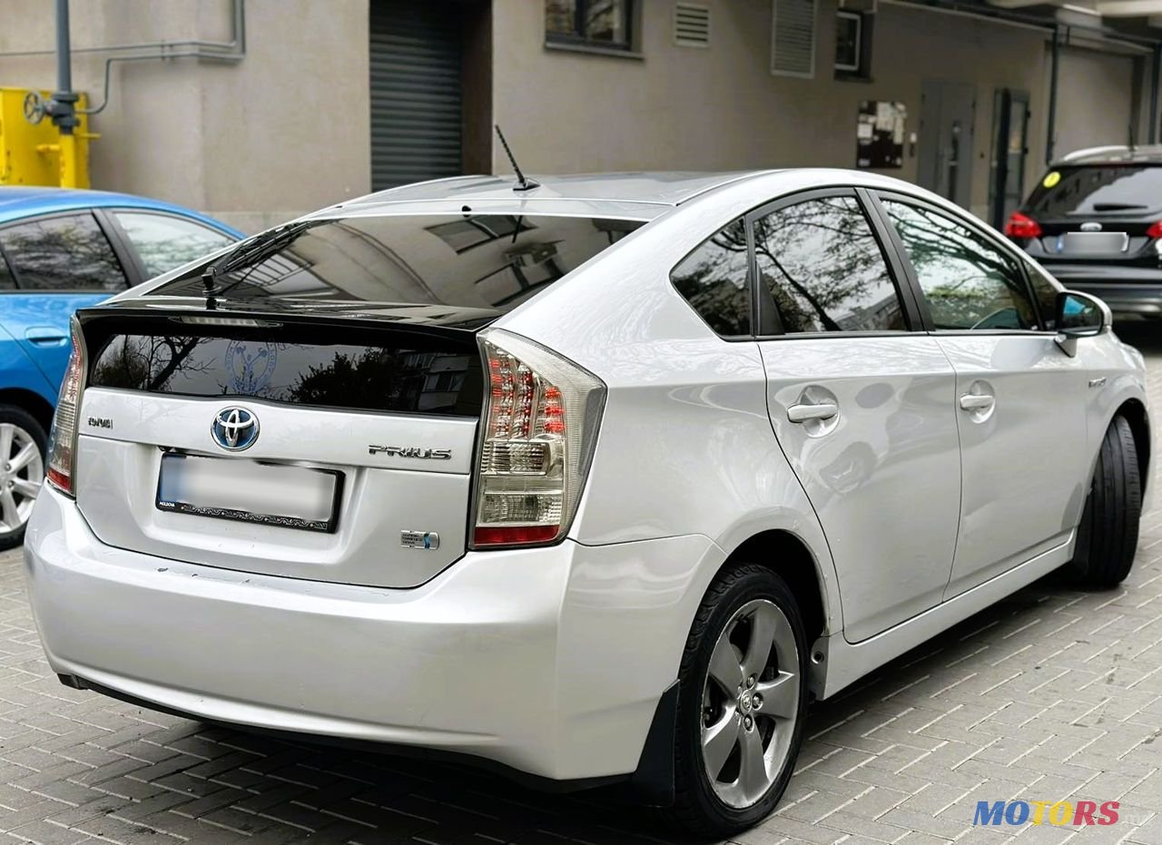 2010' Toyota Prius photo #2