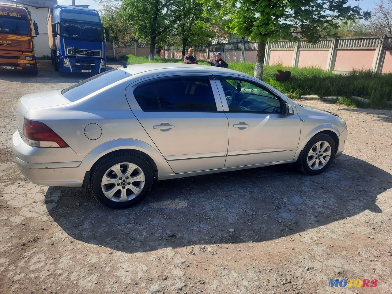 2008' Opel Astra photo #2