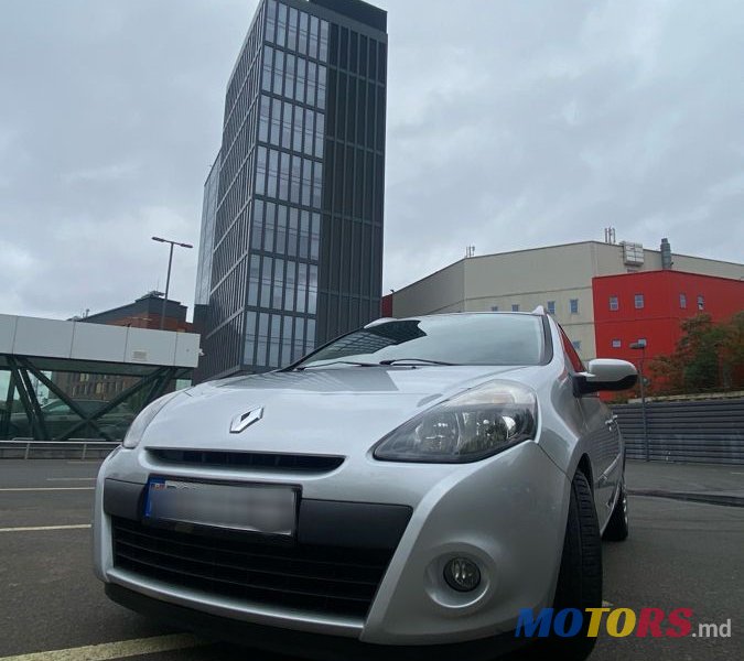 2012' Renault Clio photo #1