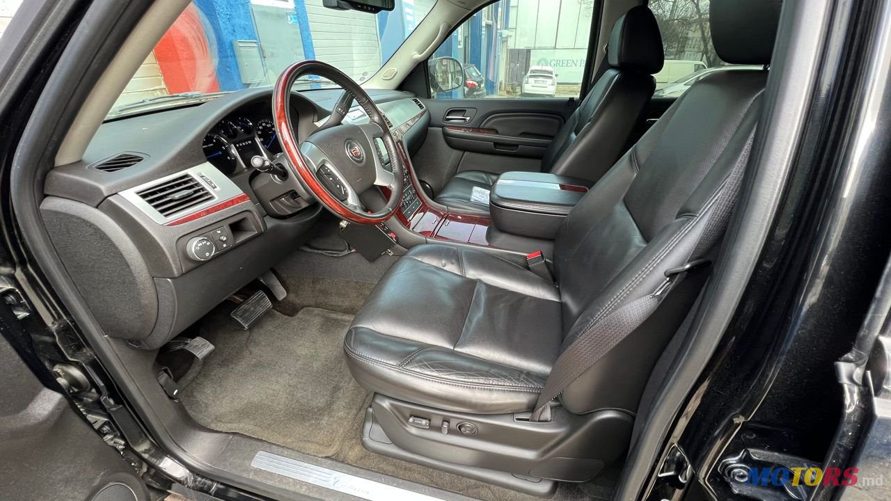 2007' Cadillac Escalade photo #5