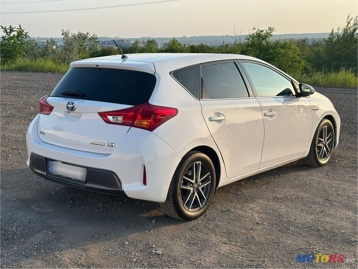 2014' Toyota Auris photo #4