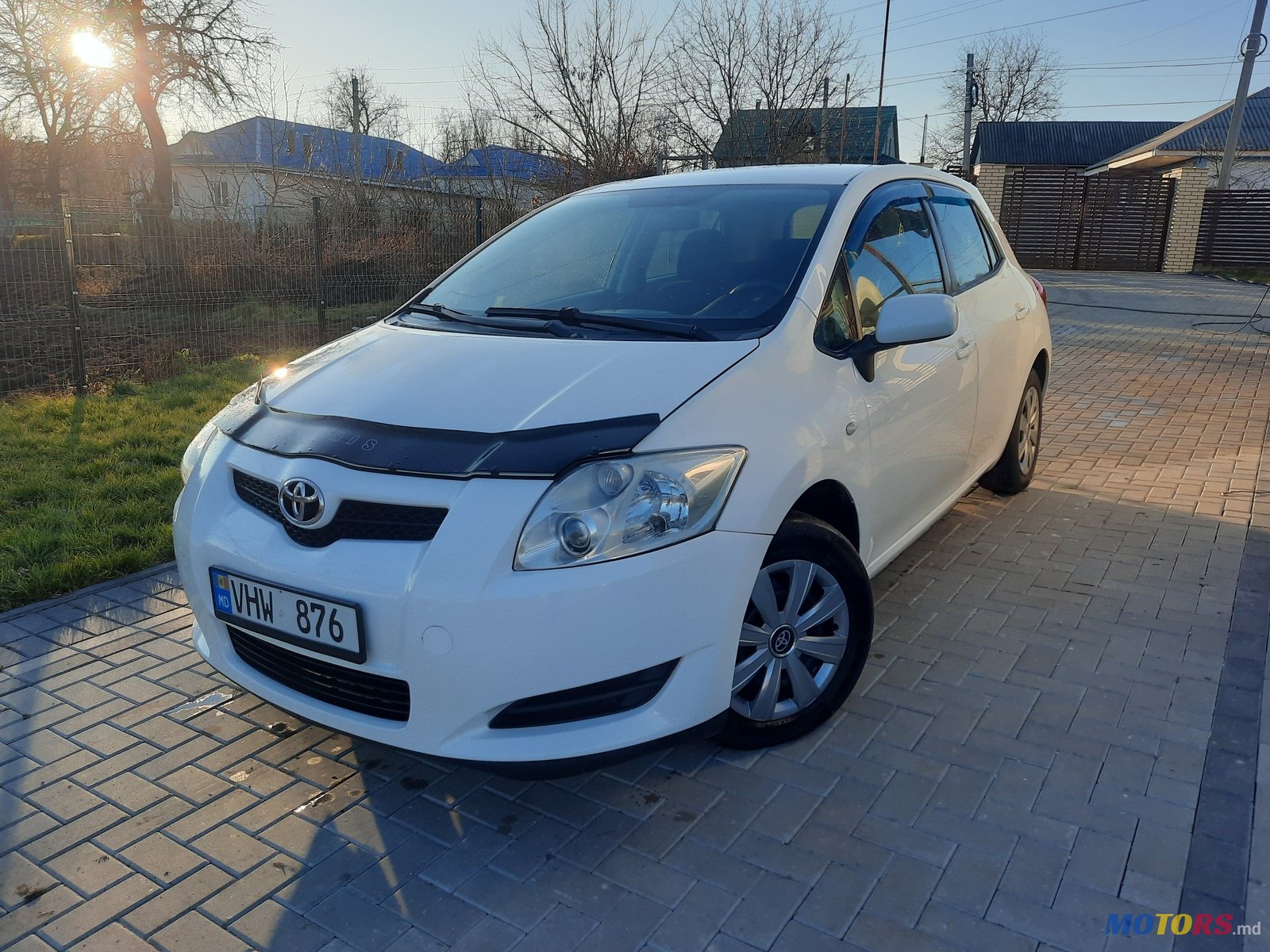 2008' Toyota Auris photo #2