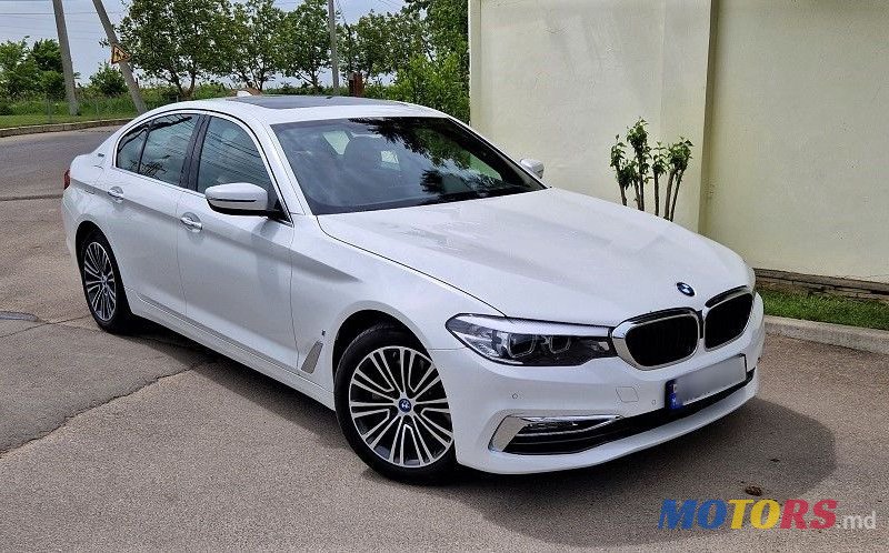 2017' BMW 5 Series photo #1