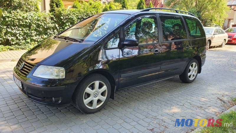 2002' Volkswagen Sharan photo #2