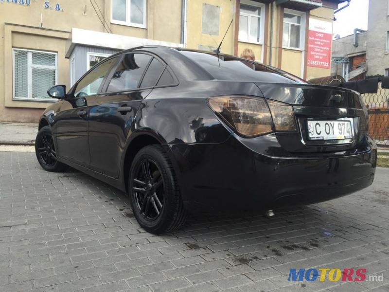2010' Chevrolet Cruze photo #3