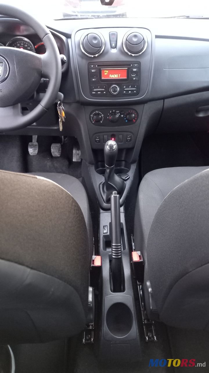 2016' Dacia Sandero photo #4