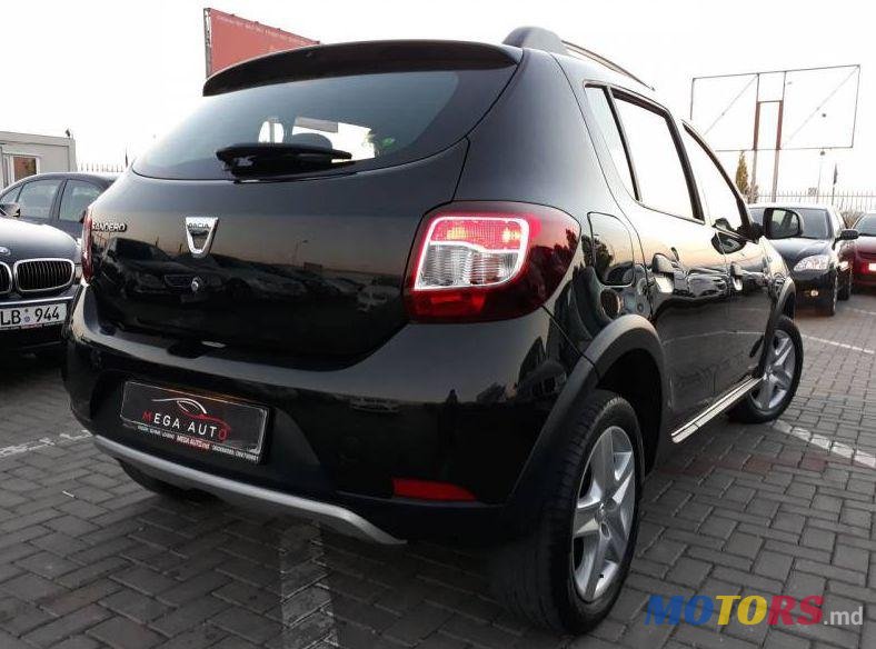 2013' Dacia Sandero photo #1