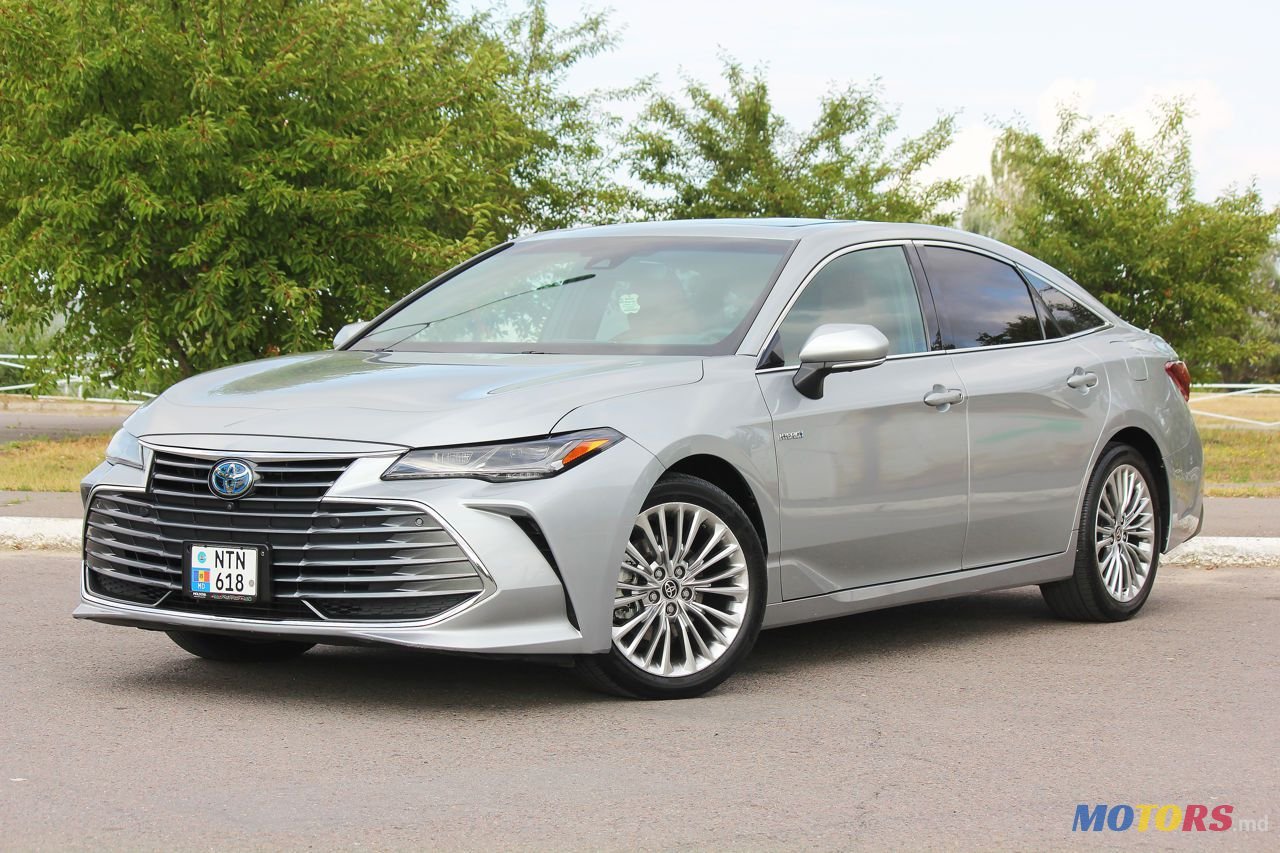 2020' Toyota Avalon photo #1