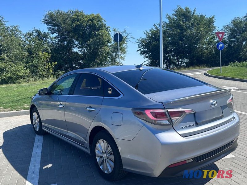 2016' Hyundai Sonata photo #5