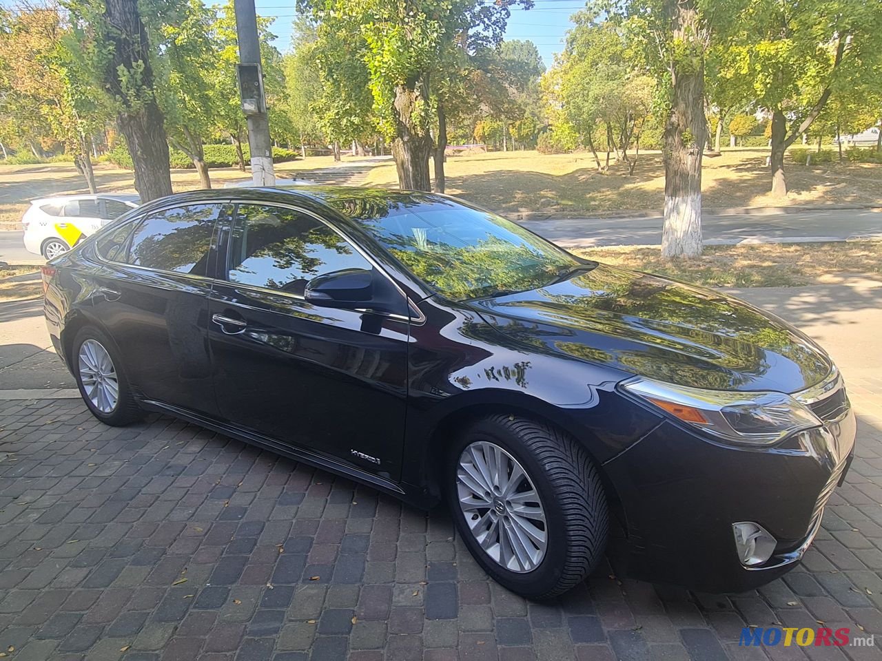 2013' Toyota Avalon photo #5
