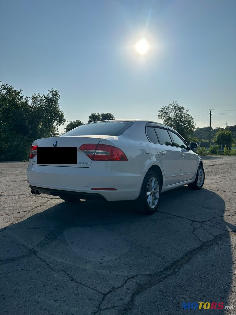 2014' Skoda Superb photo #4