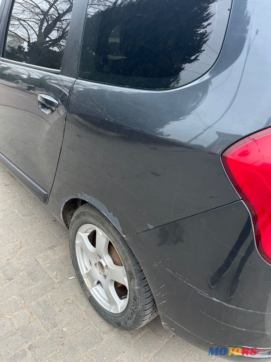 2012' Dacia Lodgy photo #1