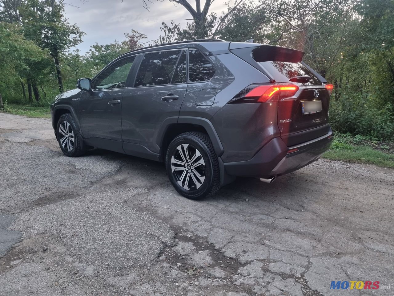 2020' Toyota RAV4 photo #5