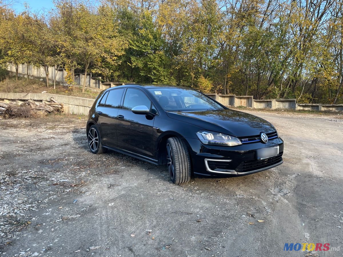 2016' Volkswagen Golf photo #5
