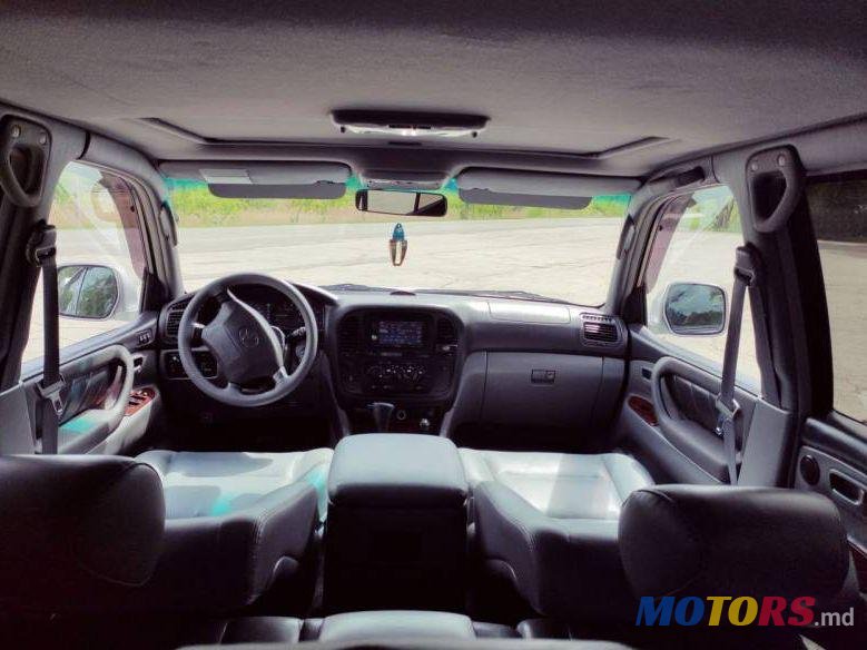 2000' Toyota Land Cruiser photo #4