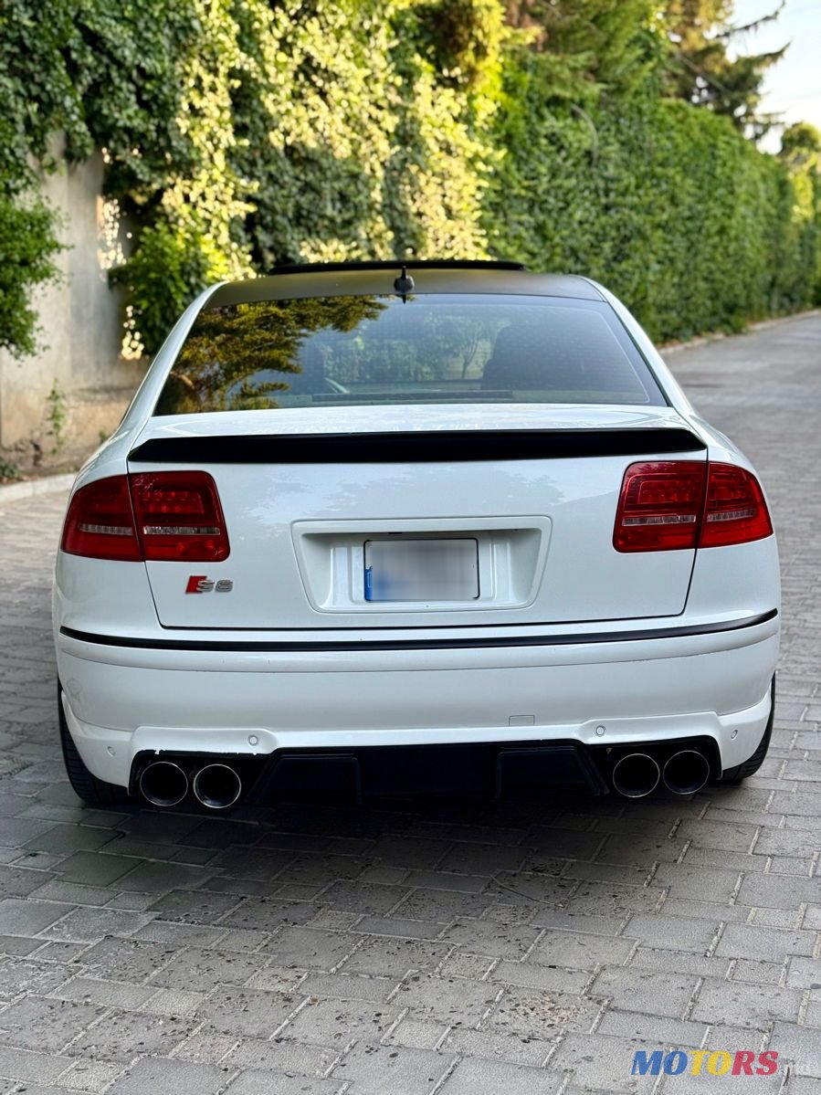 2007' Audi S8 photo #3