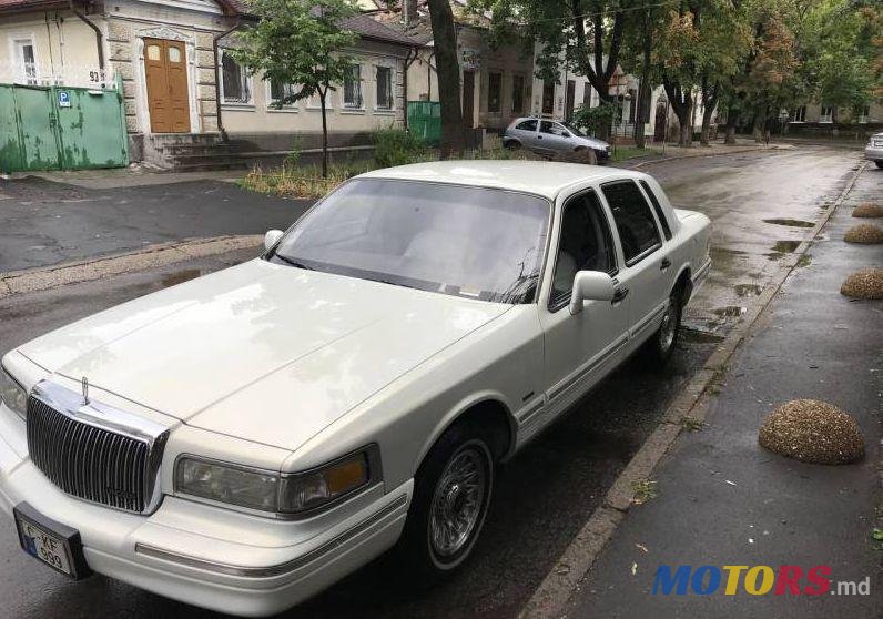 1996' Lincoln Town Car photo #1