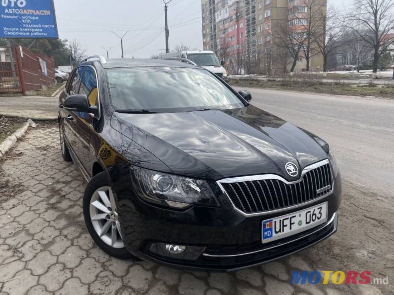 2013' Skoda Superb photo #5