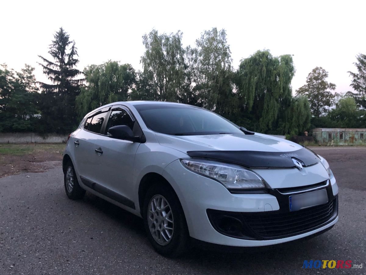 2012' Renault Megane photo #3