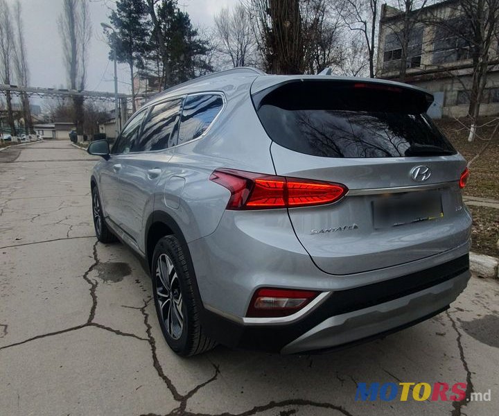 2018' Hyundai Santa Fe photo #4