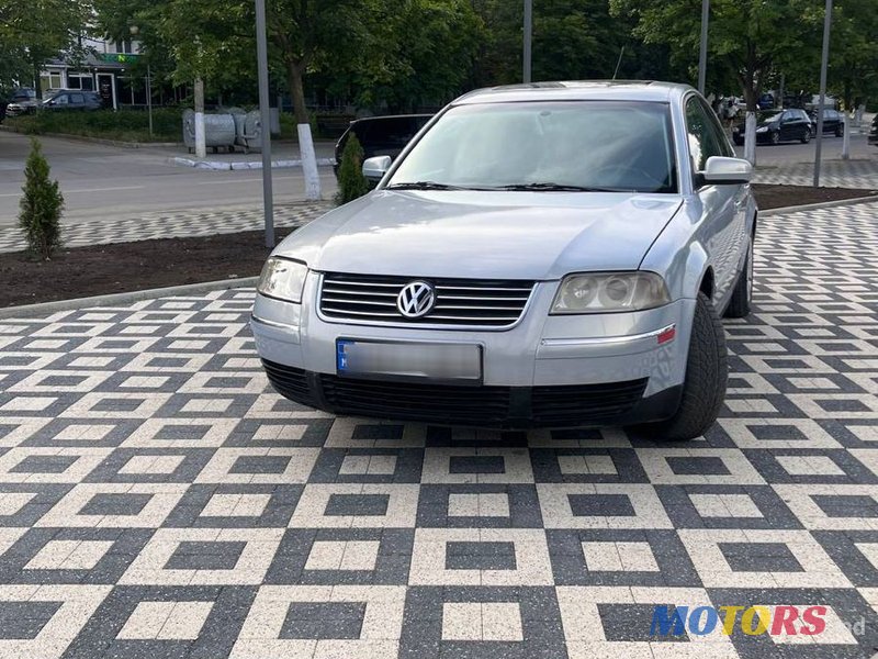 2002' Volkswagen Passat photo #1