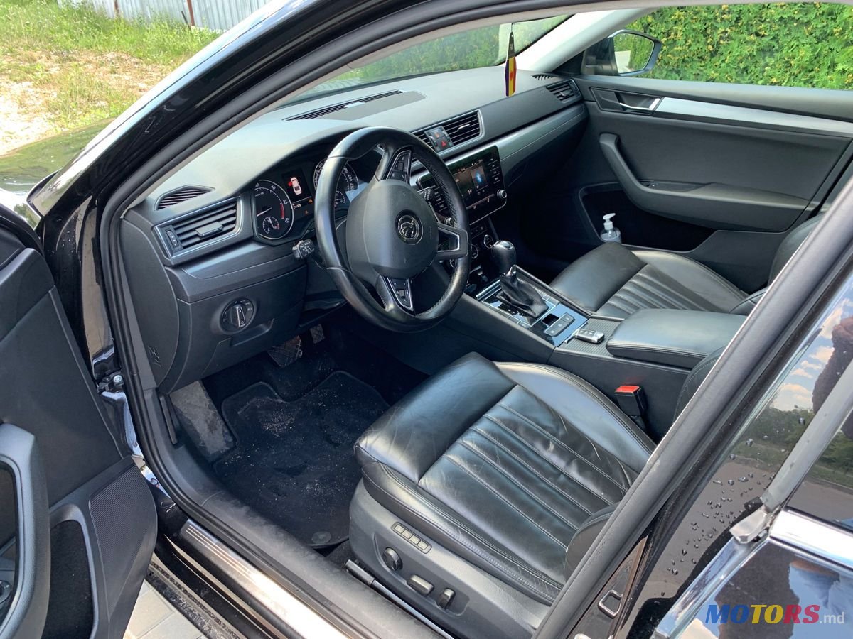 2018' Skoda Superb photo #5