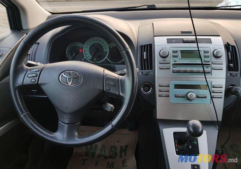 2007' Toyota Corolla Verso photo #2