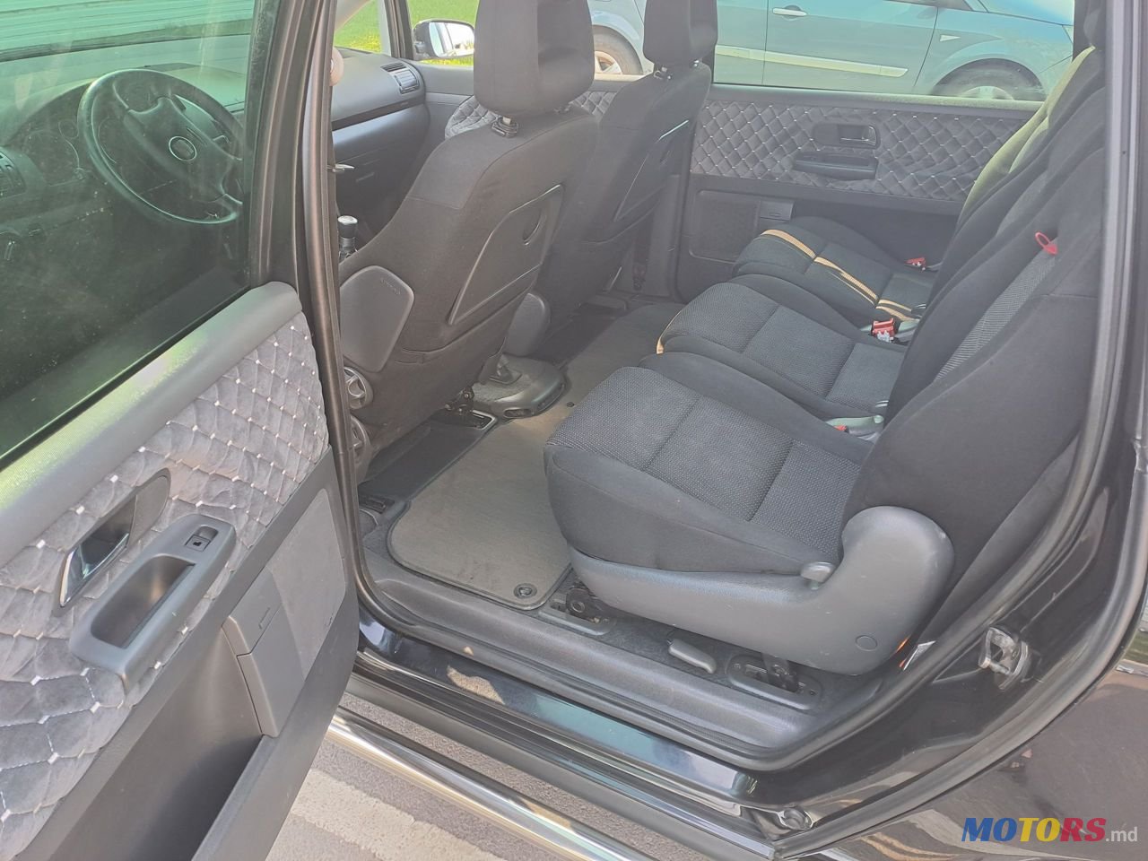 2008' SEAT Alhambra photo #6