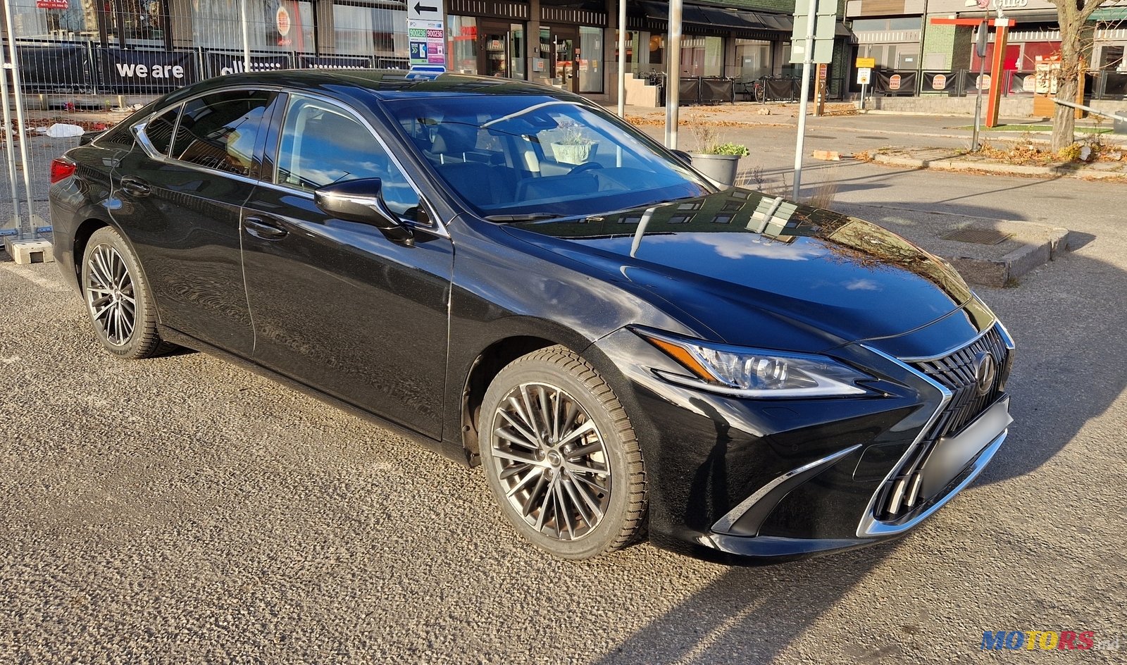 2023' Lexus ES 300 ES300H 2.5 Hybrid photo #2
