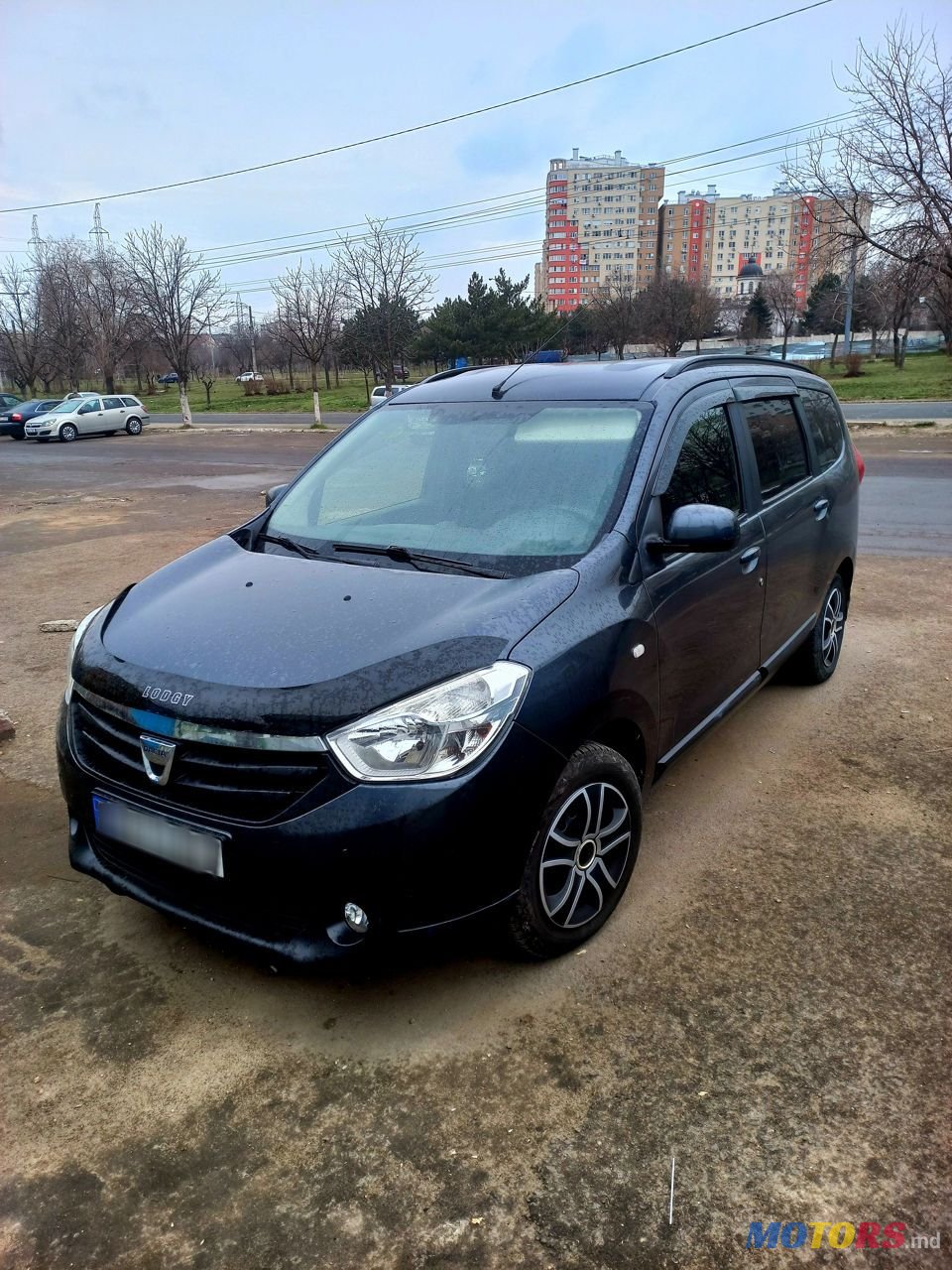 2013' Dacia Lodgy photo #3