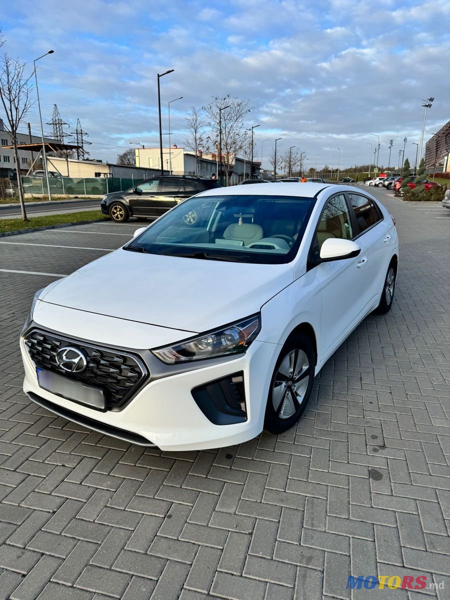 2020' Hyundai Ioniq photo #5