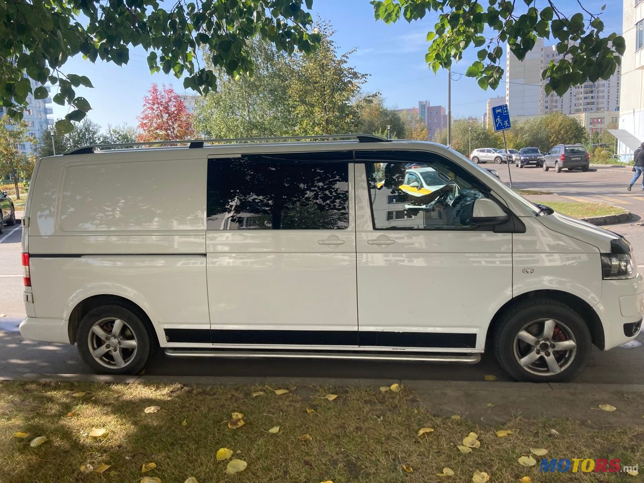 2013' Volkswagen Transporter photo #2