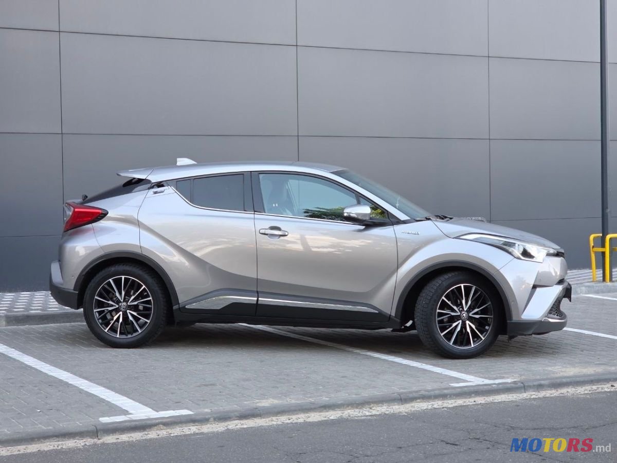 2016' Toyota C-HR photo #5