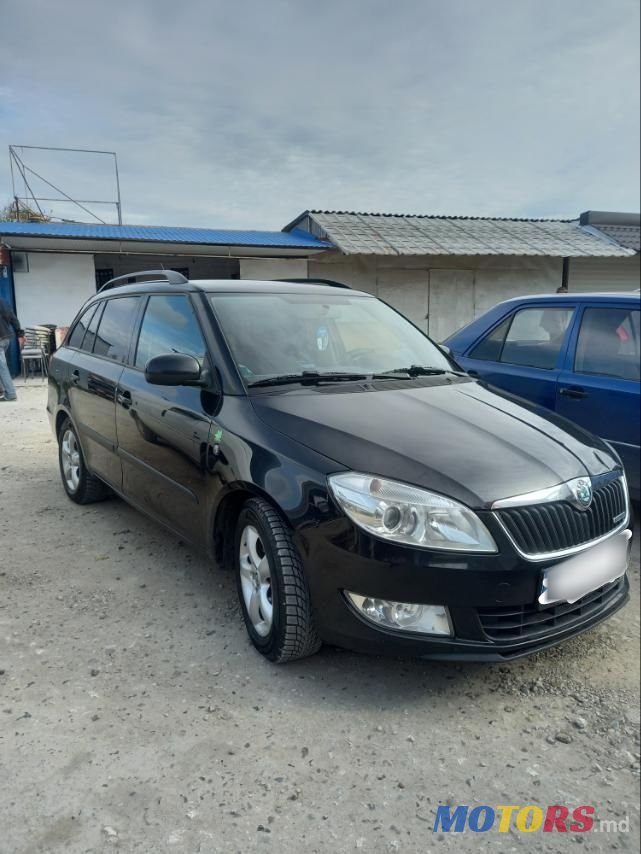 2012' Skoda Fabia photo #2