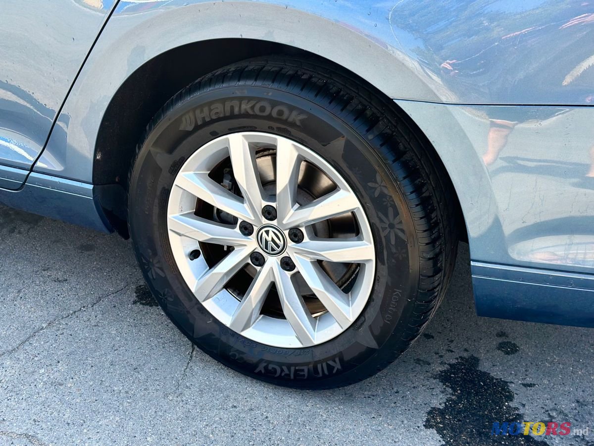 2015' Volkswagen Passat photo #4