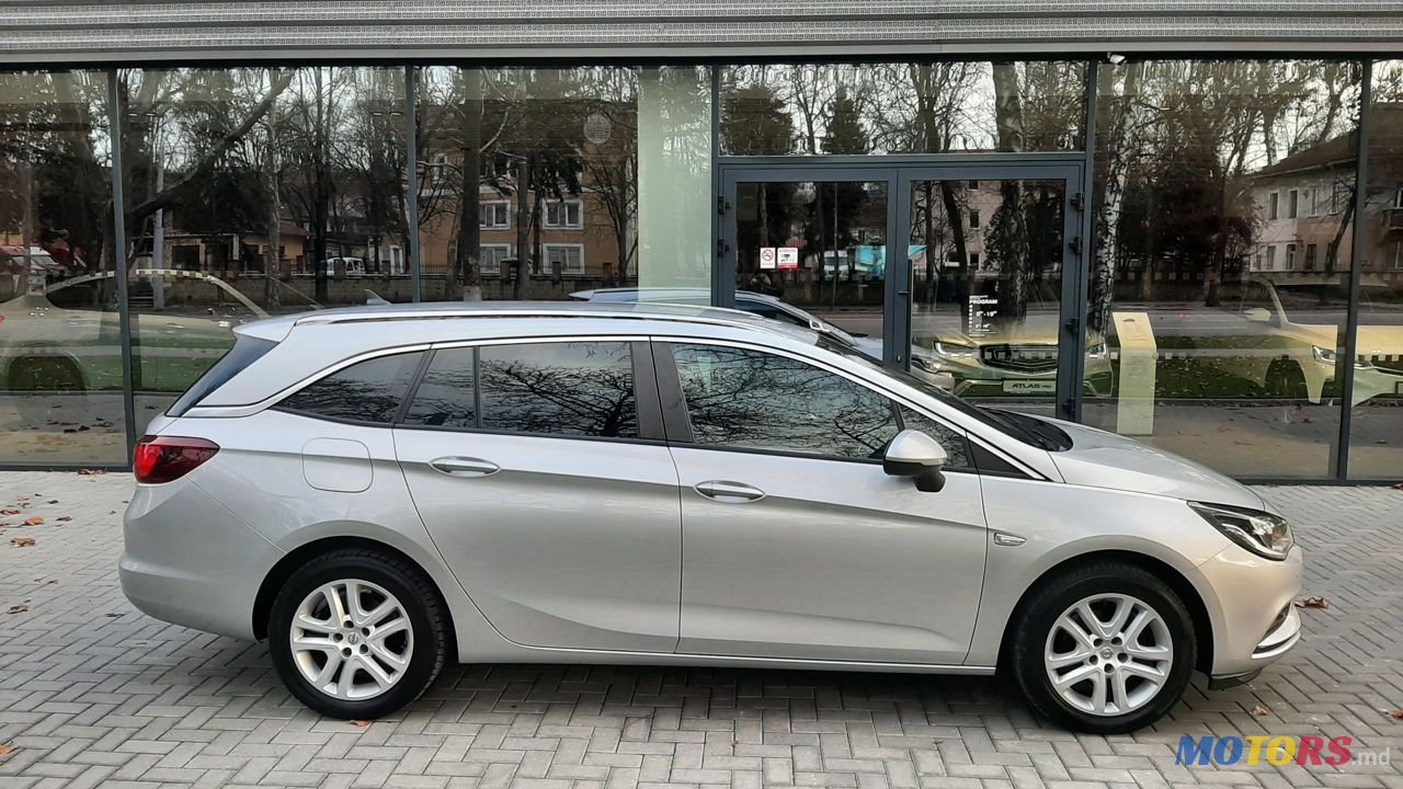 2017' Opel Astra photo #5