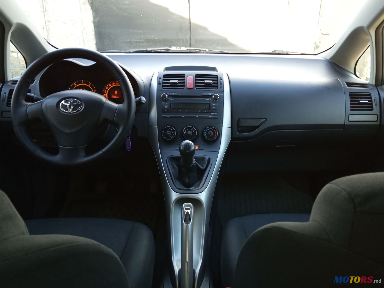 2008' Toyota Auris photo #5