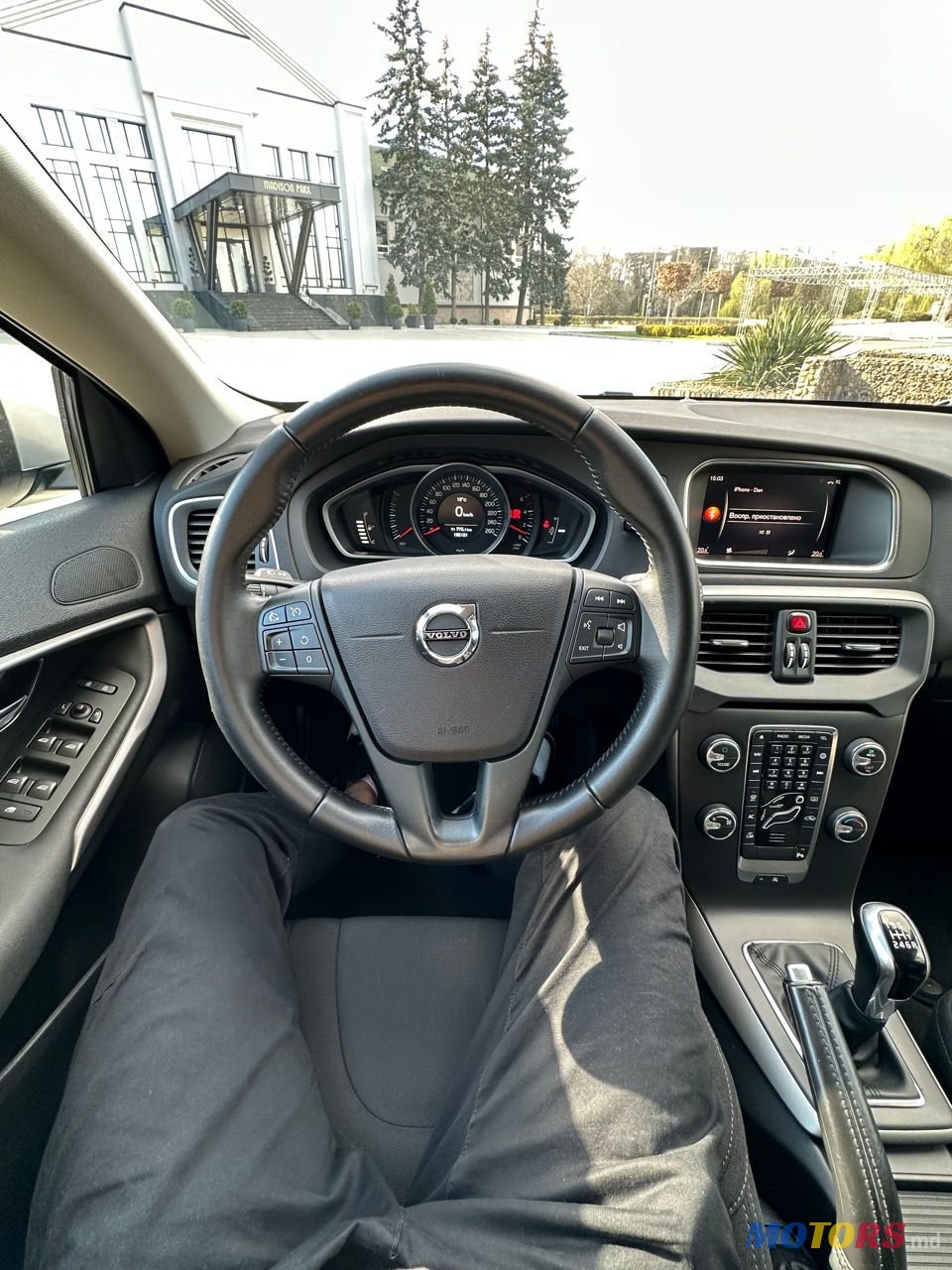 2017' Volvo V40 photo #6