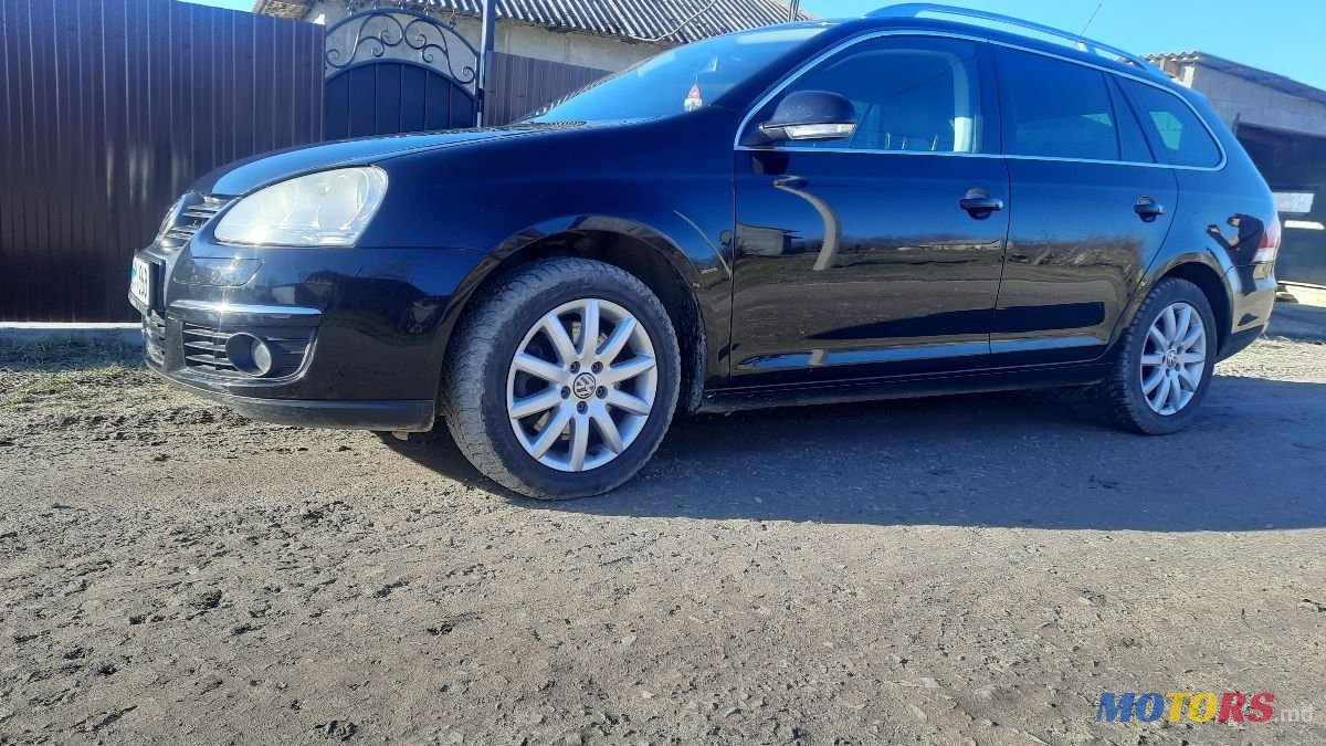 2008' Volkswagen Golf photo #4