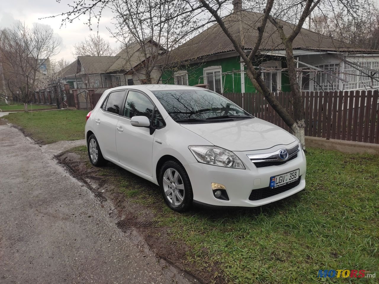 2011' Toyota Auris photo #4